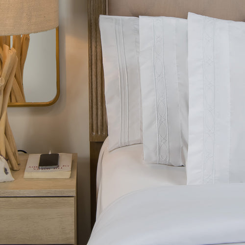 Fretwork 8 Piece Bundle - 1800 Thread Count Ultra Comfort Sheets